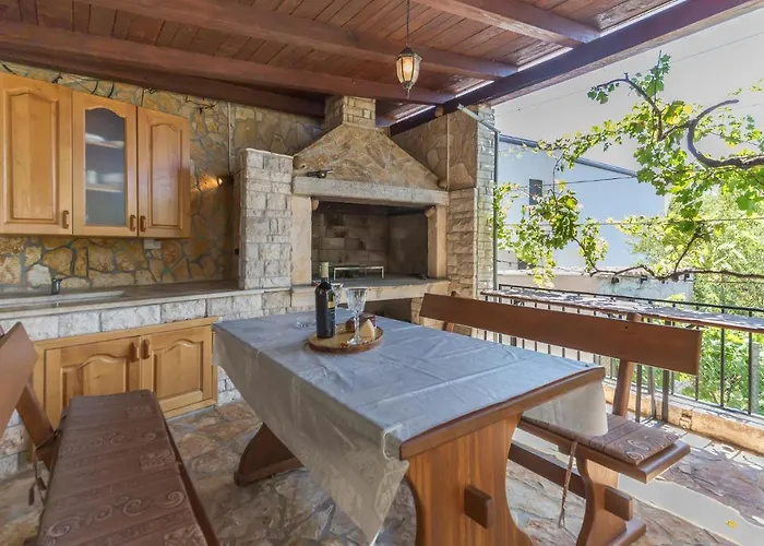 Cozy In With Kitchen Apartman