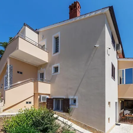 Cozy In With Kitchen * Пула