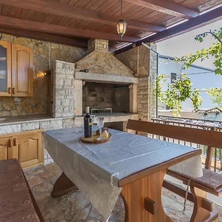 Cozy In With Kitchen Апартаменти